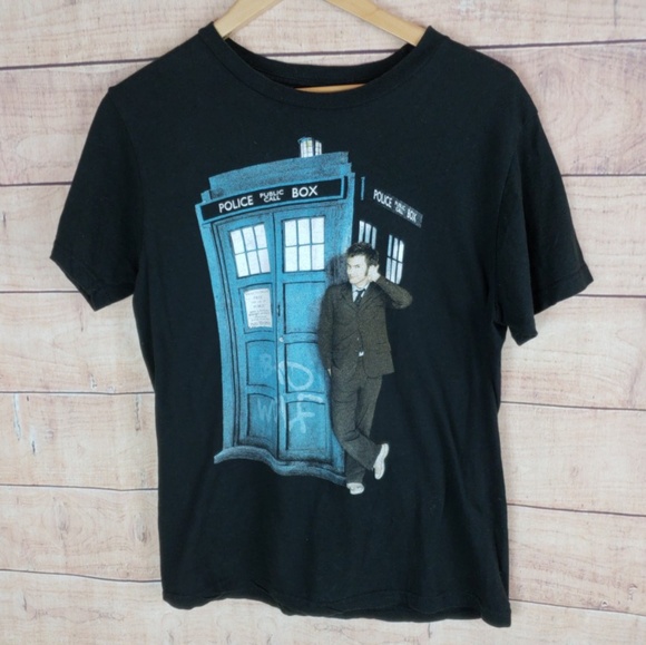 Ripple Junction Other - 3/$20 Doctor Who TARDIS Graphic Tee